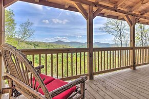 Elevated Cabin Bordering Smoky Mountain Nat'l Park