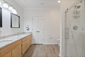 Private Dock: Spacious Lakefront Home in Stover