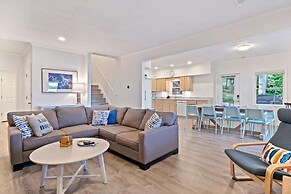 Private Dock: Spacious Lakefront Home in Stover