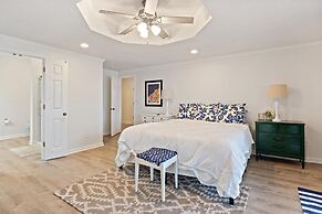 Private Dock: Spacious Lakefront Home in Stover