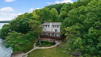 Private Dock: Spacious Lakefront Home in Stover