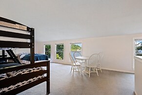 Private Dock: Spacious Lakefront Home in Stover