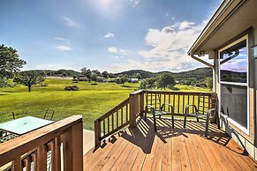 Eureka Springs Home w/ Patio + Golf Course View!