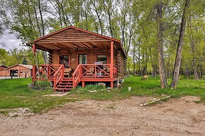 Cozy Colorado Cabin w/ Deck, Grill & River Access!