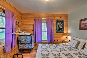 Cozy Colorado Cabin w/ Deck, Grill & River Access!