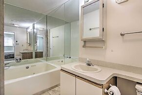 Steps to Shore: Gem w/ Pool in Ocean City