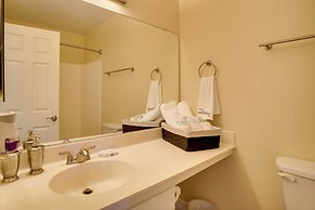 Townhome w/ Pool Access, Near Dtwn Palm Springs!