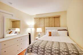 Townhome w/ Pool Access, Near Dtwn Palm Springs!