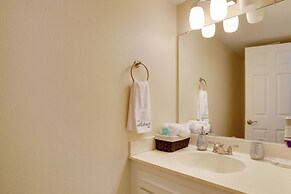 Townhome w/ Pool Access, Near Dtwn Palm Springs!