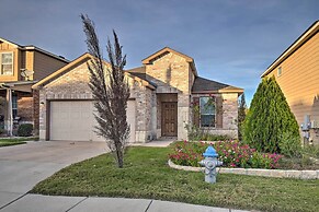 San Antonio Abode Near Golf, Shops + Dining!