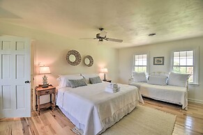 Spacious Cheriton Home: 8 Mi to Cape Charles!