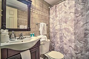 Cozy Downtown Gatlinburg Condo w/ Pool Access