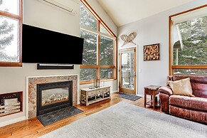 Expansive Canyons Ski Retreat w/ Community Pool!