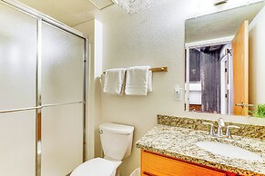 Expansive Canyons Ski Retreat w/ Community Pool!