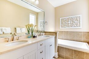 Bright & Modern Townhome: Steps to Miramar Beach!