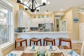 Bright & Modern Townhome: Steps to Miramar Beach!