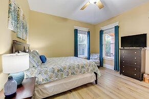 Bright & Modern Townhome: Steps to Miramar Beach!