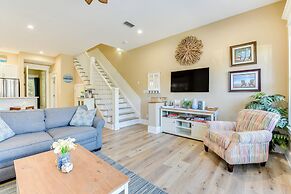 Bright & Modern Townhome: Steps to Miramar Beach!