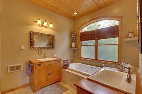 Enchanting Glacier Park Getaway by Flathead Lake!