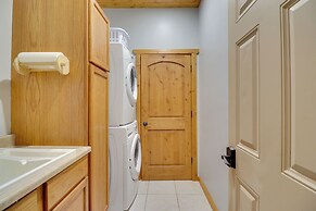 Enchanting Glacier Park Getaway by Flathead Lake!