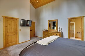 Enchanting Glacier Park Getaway by Flathead Lake!