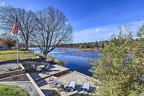 Charming Stanwood Home on Muskegon River!