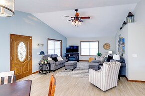 Charming Stanwood Home on Muskegon River!