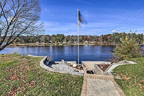 Charming Stanwood Home on Muskegon River!