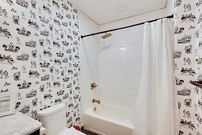 Angel Fire Rental Cabin w/ Hot Tub & Mountain View