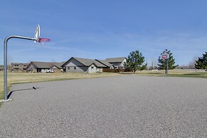 Bozeman Condo w/ Grill ~ 2 Mi to Hot Springs!