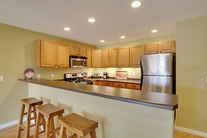 Bozeman Condo w/ Grill ~ 2 Mi to Hot Springs!