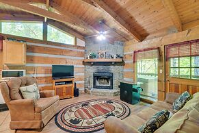 Gatlinburg Cabin w/ Hot Tub ~ 6 Mi to Downtown!