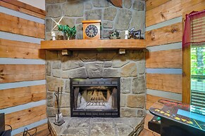 Gatlinburg Cabin w/ Hot Tub ~ 6 Mi to Downtown!