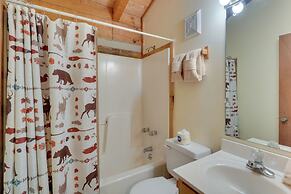 Gatlinburg Cabin w/ Hot Tub ~ 6 Mi to Downtown!