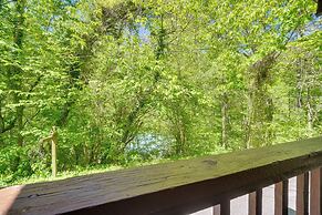 Gatlinburg Cabin w/ Hot Tub ~ 6 Mi to Downtown!