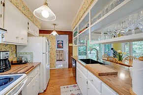 'smallwood' Cute Highlands Home w/ Screened Porch!