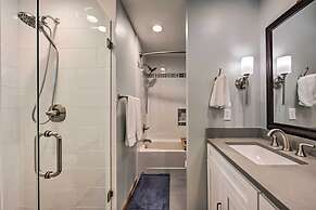 Welcoming Edmonds Vacation Rental w/ Fireplace!