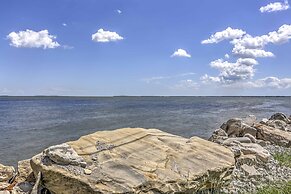 Charming Port Clinton Condo w/ Community Amenities