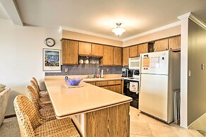 The Shores Condo w/ Beach Access < 2 Mi to Dtwn!