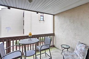 The Shores Condo w/ Beach Access < 2 Mi to Dtwn!