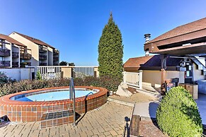 The Shores Condo w/ Beach Access < 2 Mi to Dtwn!