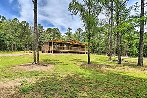 Updated Tuskahoma Cabin w/ Fire Pit & Deck!