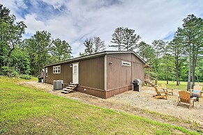 Updated Tuskahoma Cabin w/ Fire Pit & Deck!