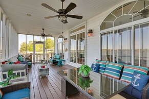 Cross Hill Lake House Rental w/ Panoramic Views