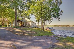 Cross Hill Lake House Rental w/ Panoramic Views