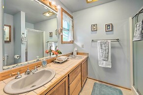 Oak Harbor Hideaway - 5 Mi to Deception Pass!