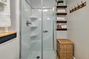 Puget Sound Escape: Private Beach & Oversized Deck