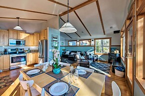 Puget Sound Escape: Private Beach & Oversized Deck