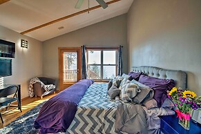 Puget Sound Escape: Private Beach & Oversized Deck