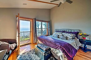 Puget Sound Escape: Private Beach & Oversized Deck